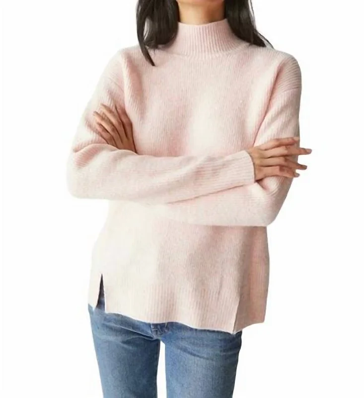 Zion Mock Neck Pullover In Pink