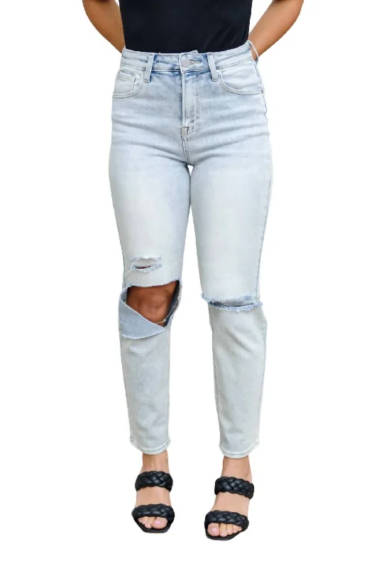 Good Karma Distressed Jeans In Light Wash